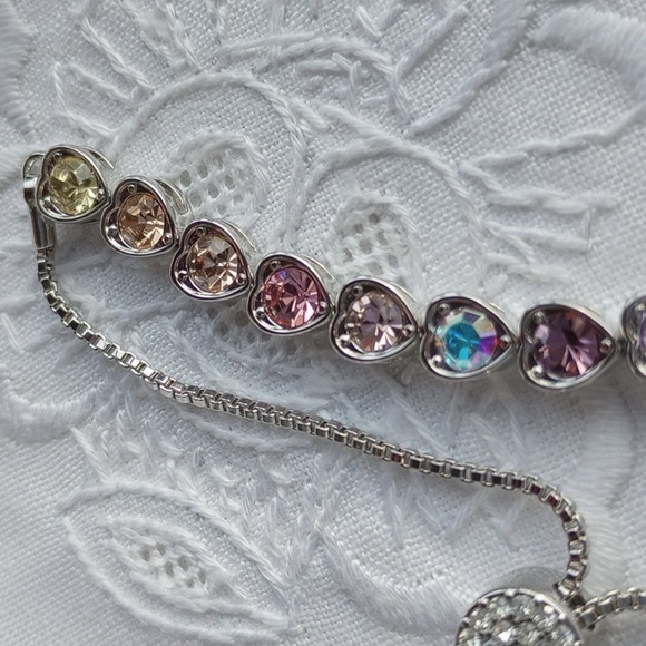Pastel rainbow rhinestone heart tennis bracelet with bolo clasp silvertone - Picture 7 of 9